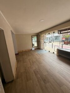 Lire la suite à propos de l’article 💥 GRAND LOCAL COMMERCIAL 76 M² – ESBLY – GARE & RUE COMMERÇANTE 💥
