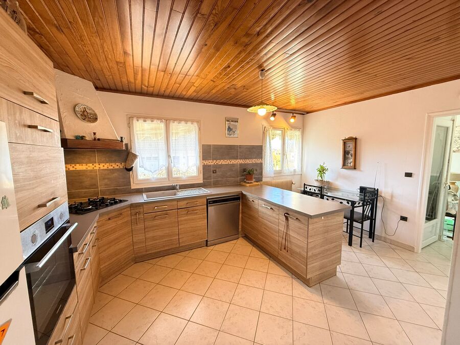 04b5b955-634b-45c9-af09-e9bd98c269e4