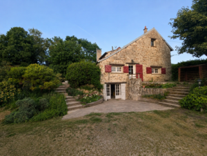 Lire la suite à propos de l’article CHARMANTE MAISON BRIARDE